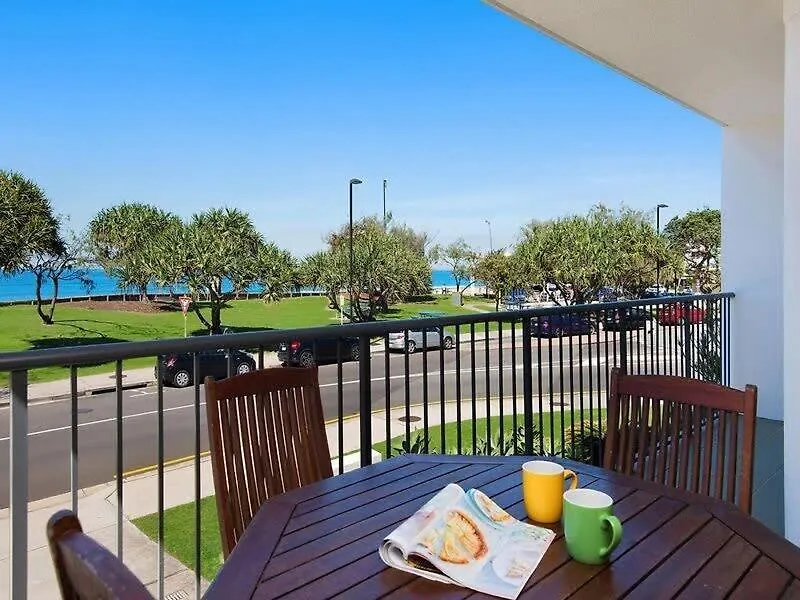 Kings Beach Oceanfront Apartment With Pool 칼론드라 0*,  오스트레일리아