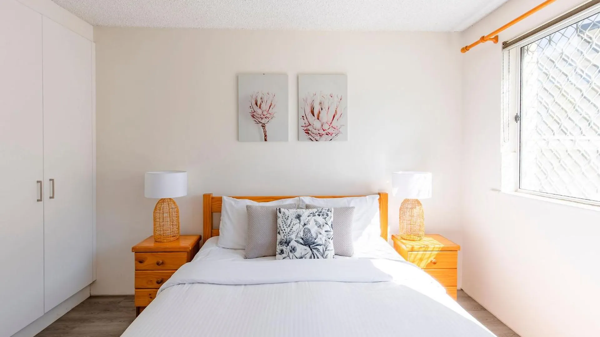 Kings Beach Oceanfront Apartment With Pool 칼론드라