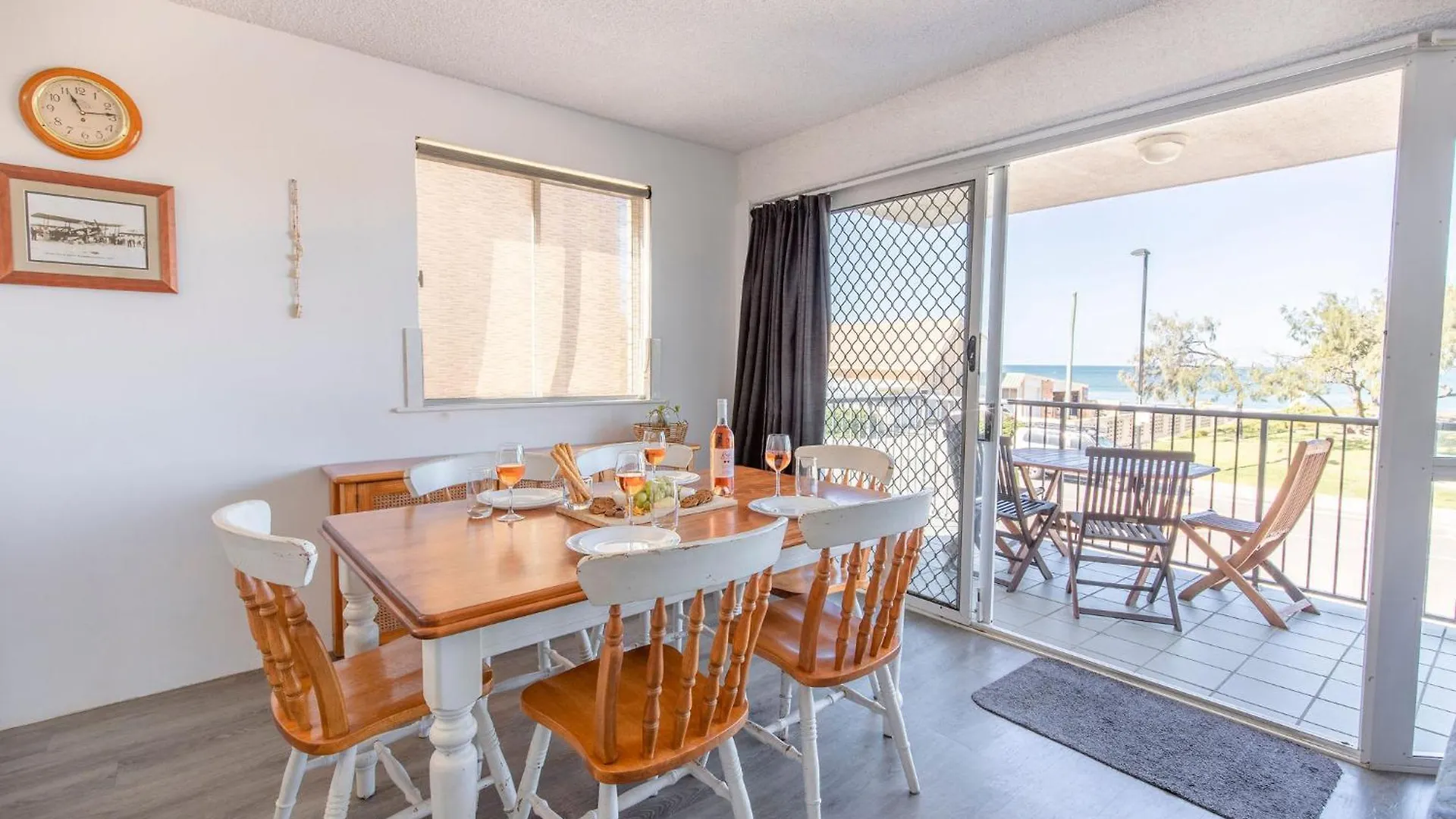 Kings Beach Oceanfront Apartment With Pool Caloundra 0*,